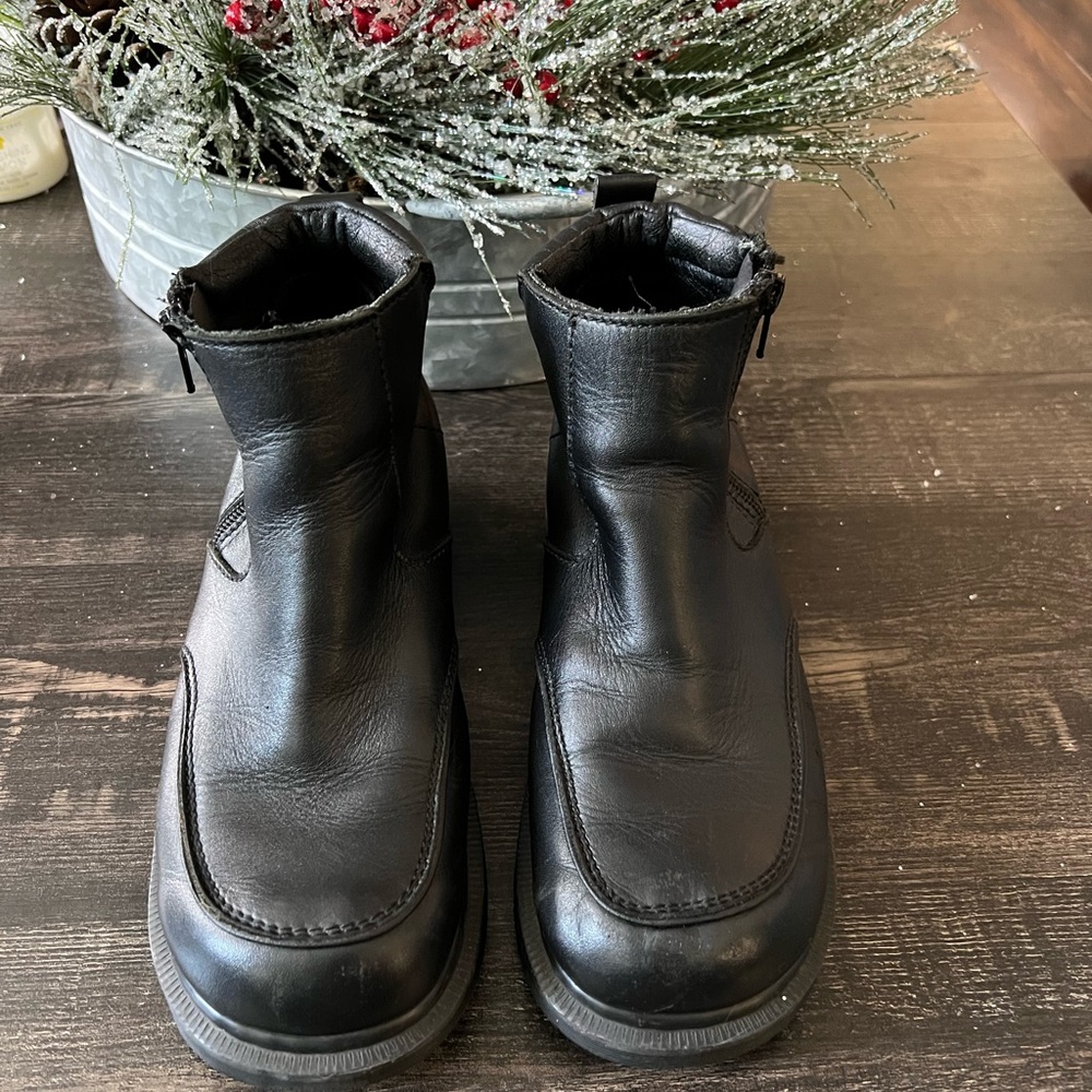 Dr. Martens Black Leather Block Heel Side Zip Vintage Boots Mens 5 Women’s 7